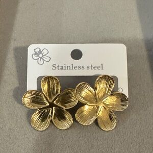 Gold Floral Stainless Steel Earrings 🔥